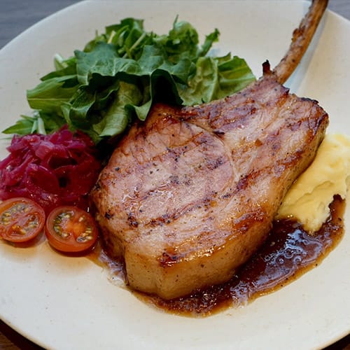 骨付き豚ロースのグリル